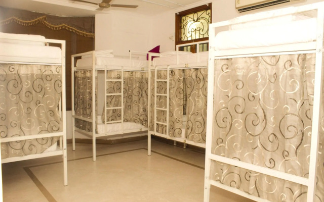 DATSTOP Hostel