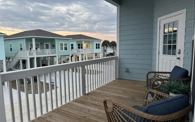Pelican's Perch