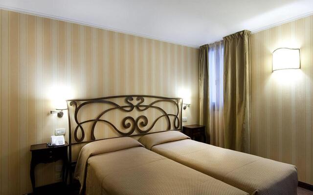 Continental Venice Hotel