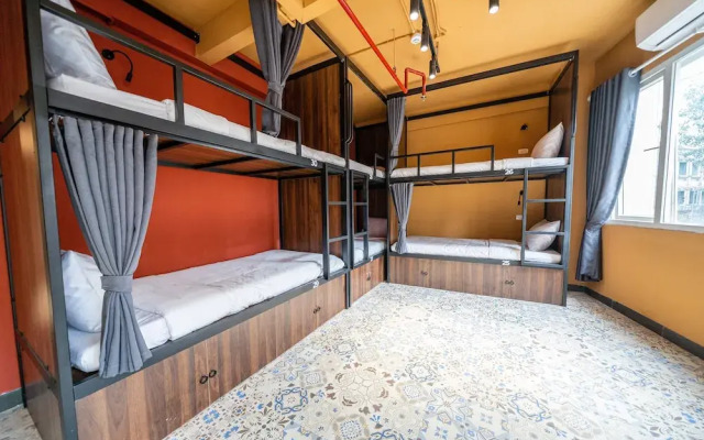 Mad Monkey Hanoi - Hostel