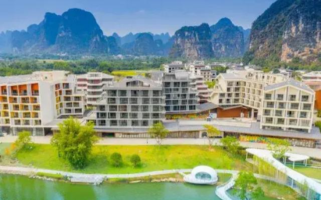 Yangshuo Hidden Place Mansion (Yulong River)