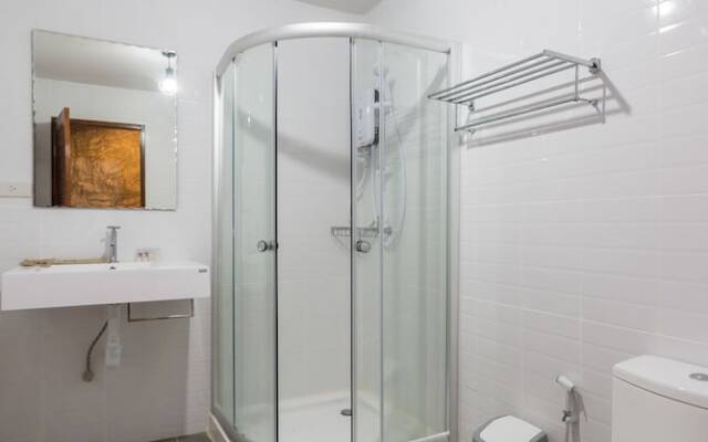 Alongkorn Farm and Resort