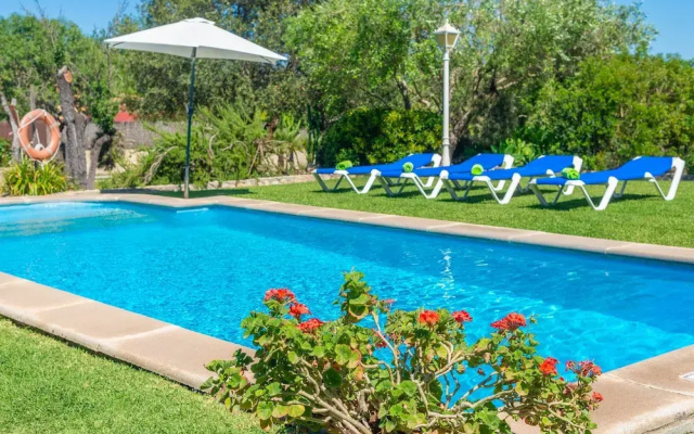 Villa in Pollenca With Private Pool & Garden
