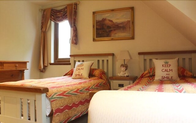 Auchenheglish Lodges - Callanish House