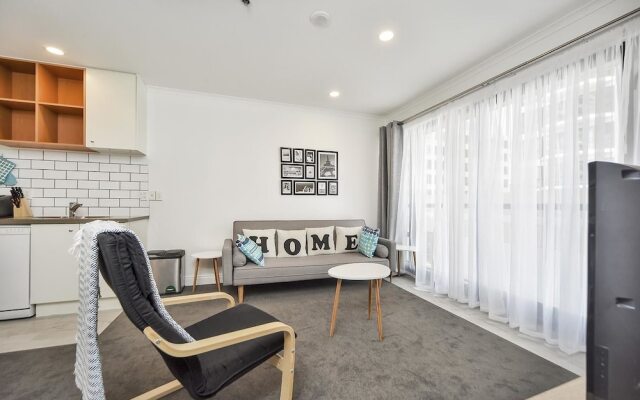 QV Design Inner City Apartment - 823