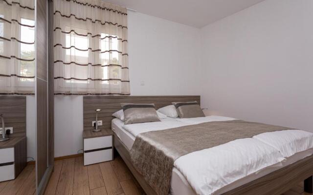 Apartments Crnekovic Tomislava