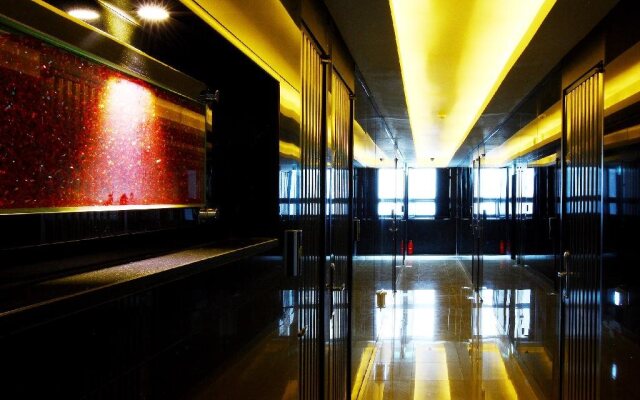 Q Hotel