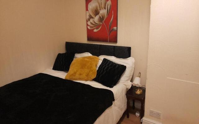 Immaculate 3-bed House in Middlesbrough With Wifi