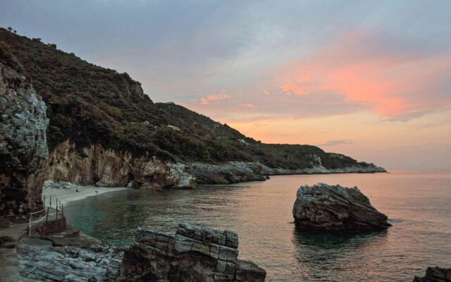 Nice Home in Volos With 4 Bedrooms and Wifi