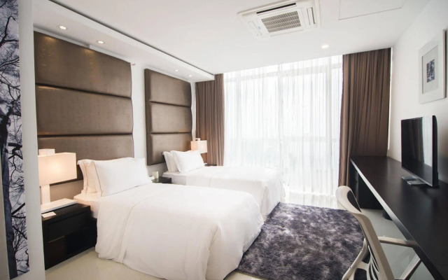 Platinum One Suites