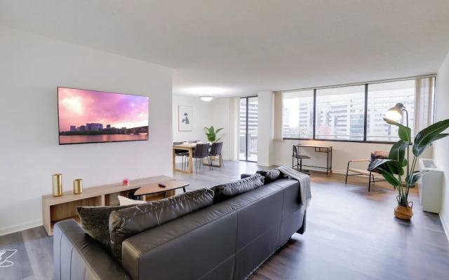 Stay with Comfort in Crystal City