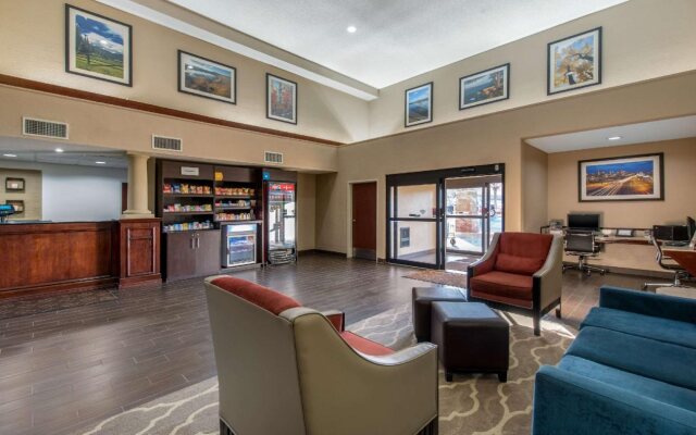 Comfort Suites Lakewood - Denver