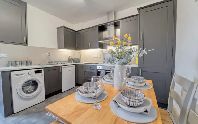 Host Stay Upper Tything Apartment