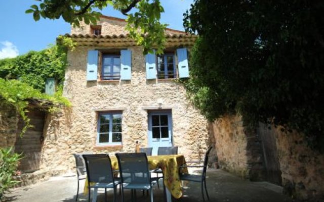 Lou Penequet, a charming Mas in Provence with shared pool, countryside