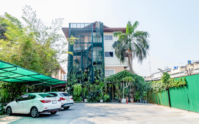 The Palm Hotel by ZUZU