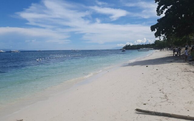 Birdwatchers Beachfront Hotel Panglao