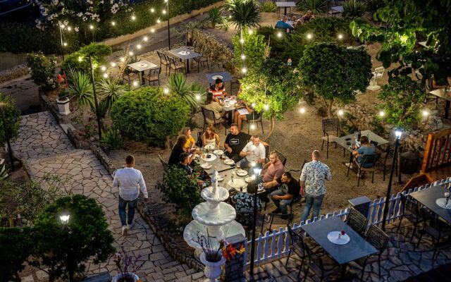 Meliores Rooms & Restaurant