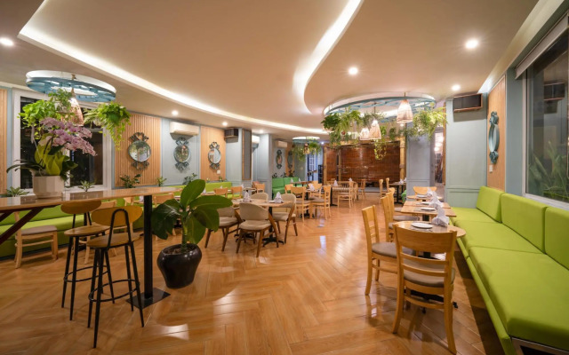 Triple Riverside Villa Hotel Hoian