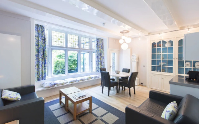 Dutch Masters Apartments