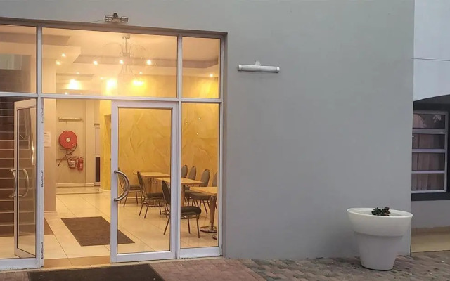 Shalimar Gardens Hotel