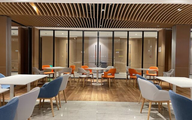 Holiday Inn Express Shenzhen Longhua, an IHG Hotel