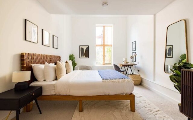 The Clapham - Captivating 2bdr With Garden & Parking