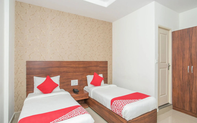 OYO 15865 Passport Inn