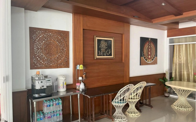 Chollada Inn Kamala