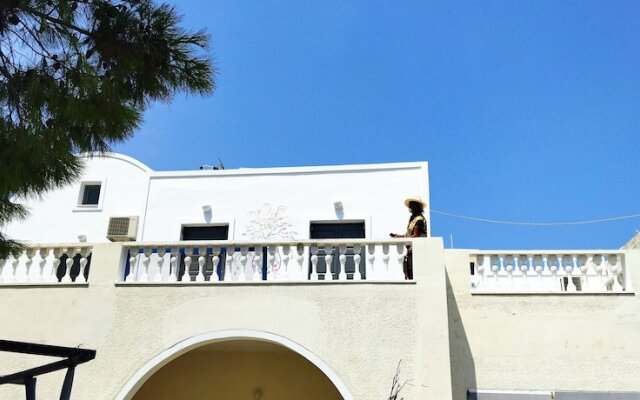 Perissa Art Villa - Kitchen & Washing Machine