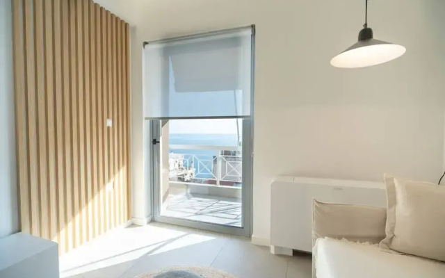 Piraeus Cozy Apartment for 4 Persons
