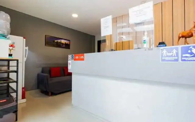 Urbanview Hotel Slipi Inn Palmerah