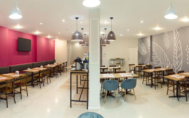 CLH Suites Domingos Ferreira