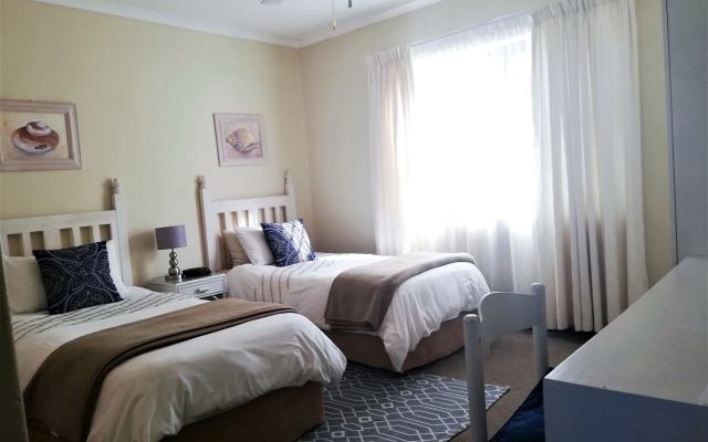 Blouberg Dolphin Inn