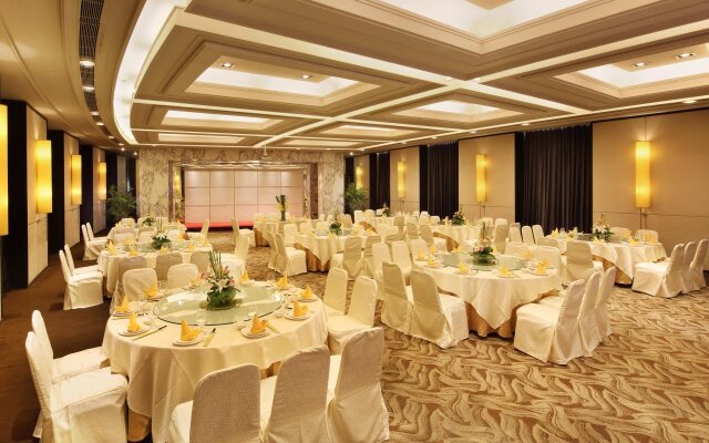 Radisson Red Shanghai Wujiaochang Hotel