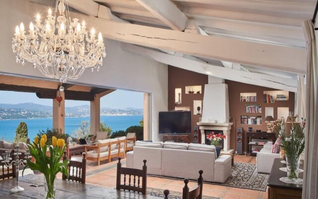 Villa With A Magic View Of Saint Tropez