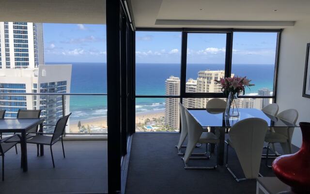 Circle on Cavill Luxury 2-Bedroom Ocean Views