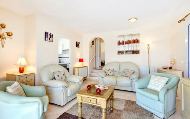 Cala'n Porter Playa Apartments