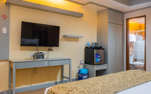 La Piazza Hotel and Convention Center