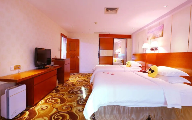 Victoria Hotels