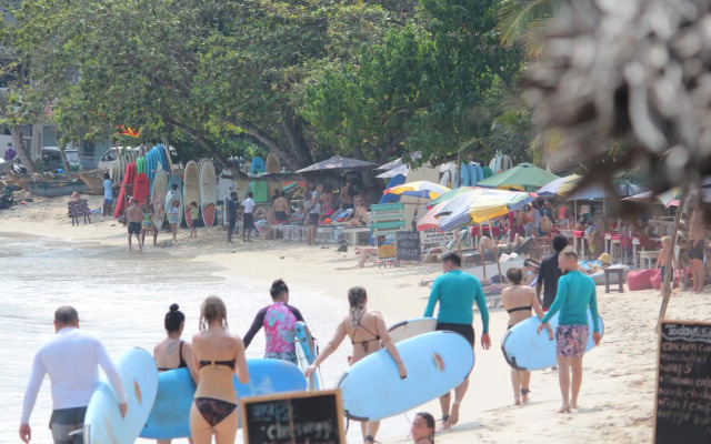 Riko surf House Hiri