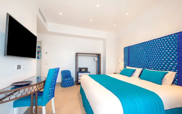 Beachfront Villa Sorrento & private sea access