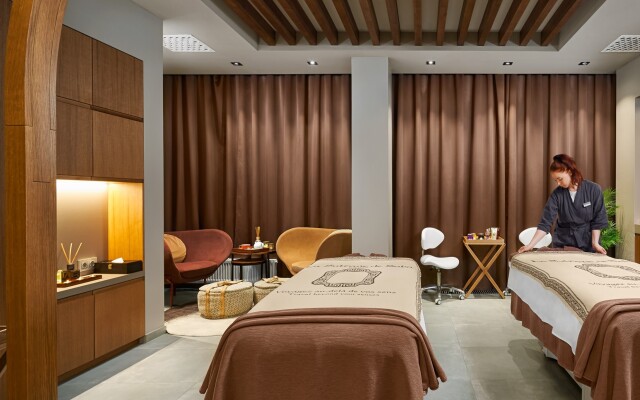 Crystal House Suite Hotel & SPA