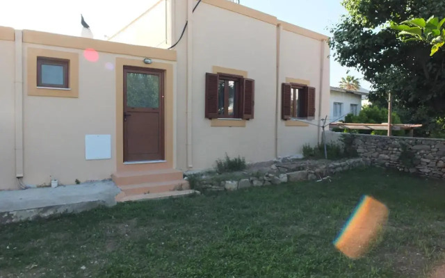 Casa Theoni