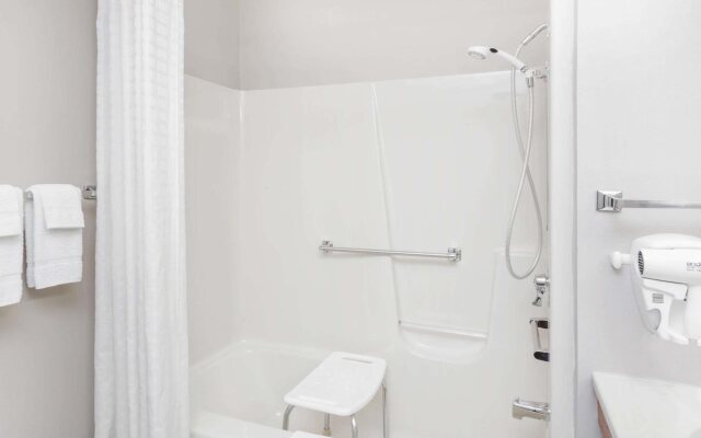 Super 8 by Wyndham Watseka