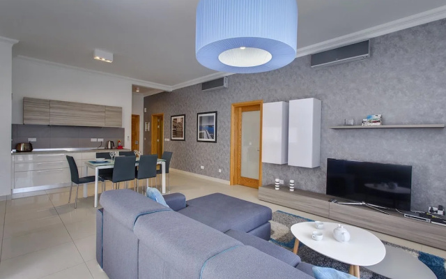 Luxury Apartment IN Fort Cambridge With Pool