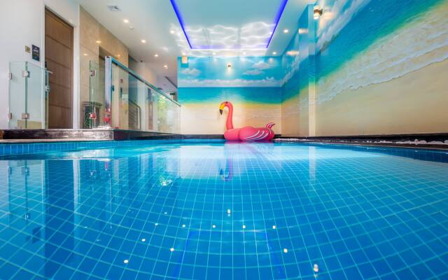 Raon Danang Beach Hotel