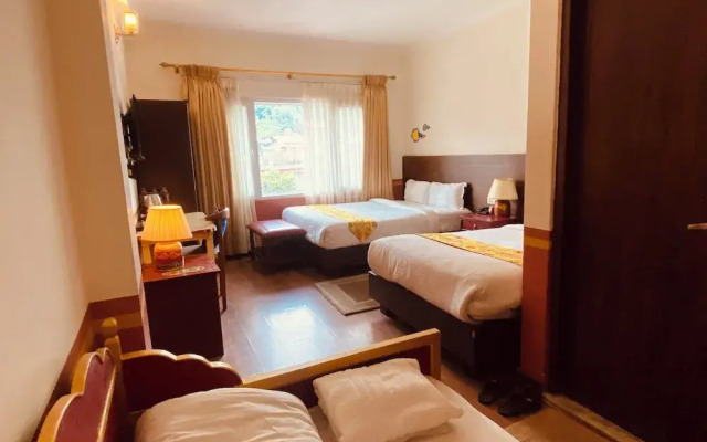 Three Jewels Boutique Hotel