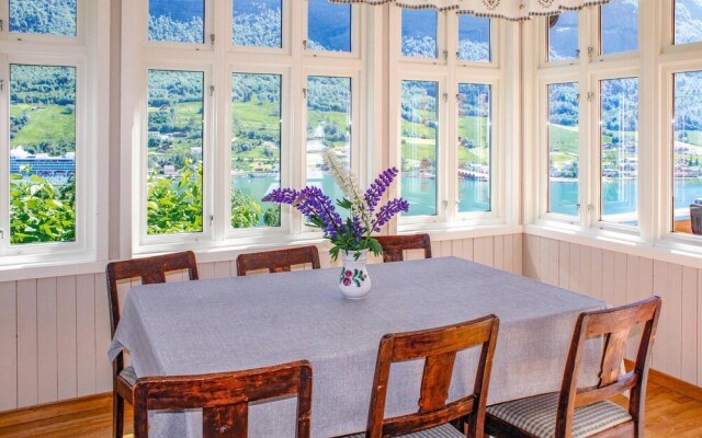 Amazing Home in Olden With 4 Bedrooms and Wifi