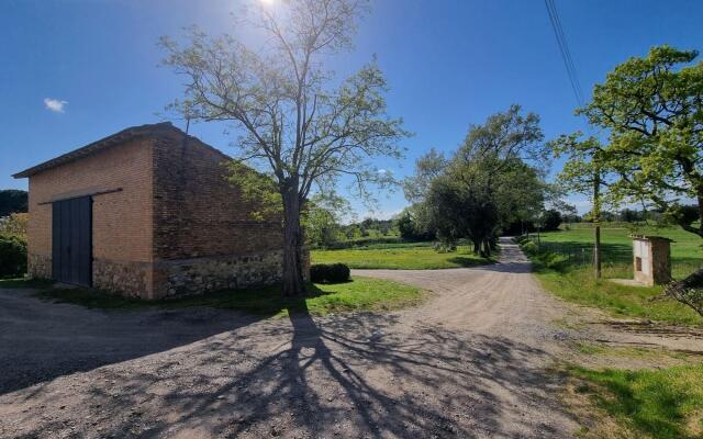 Tasteful Countryside Stay