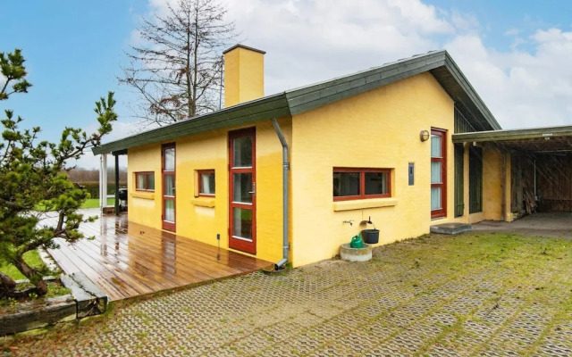 Peaceful Holiday Home in Børkop near Sea